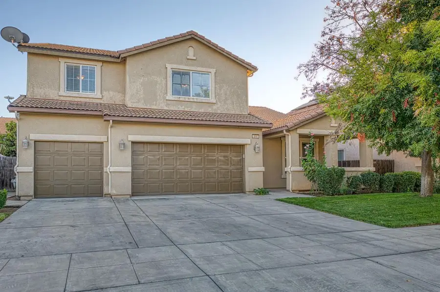 644 Serena Avenue, Clovis, CA 93619 - #2