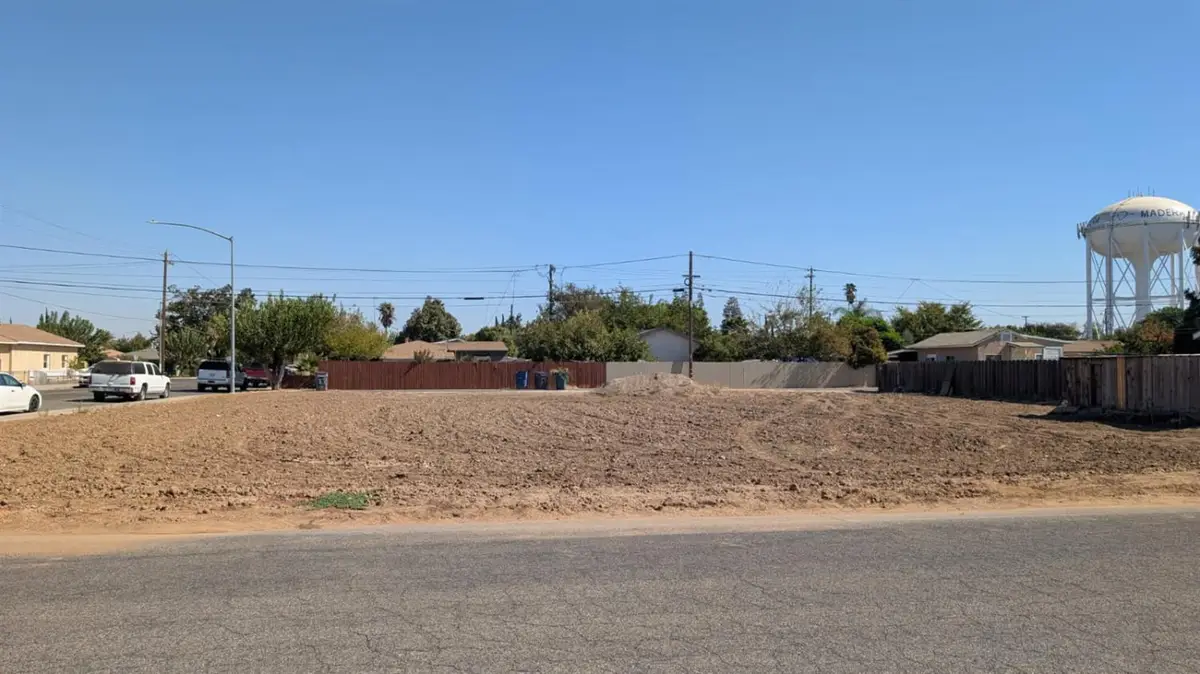 825 Torres Way, Madera, CA 93638 - #1