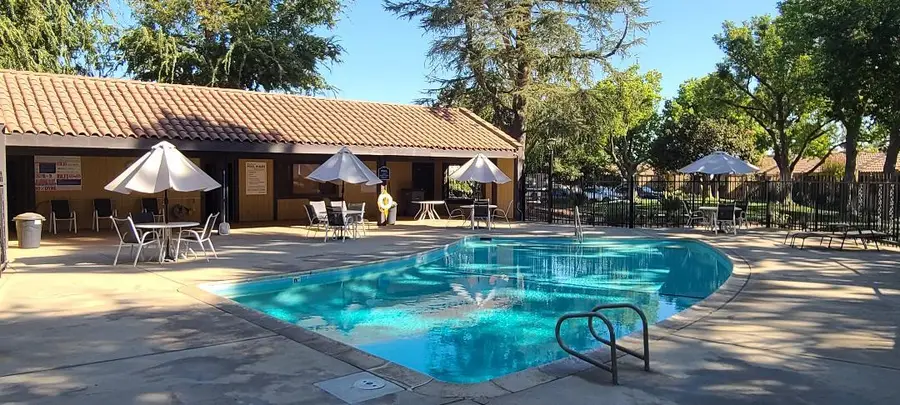 1735 W Santa Ana Avenue, Fresno, CA 93705 - #3