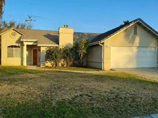 3163 Holly Court, Hanford, CA 93230