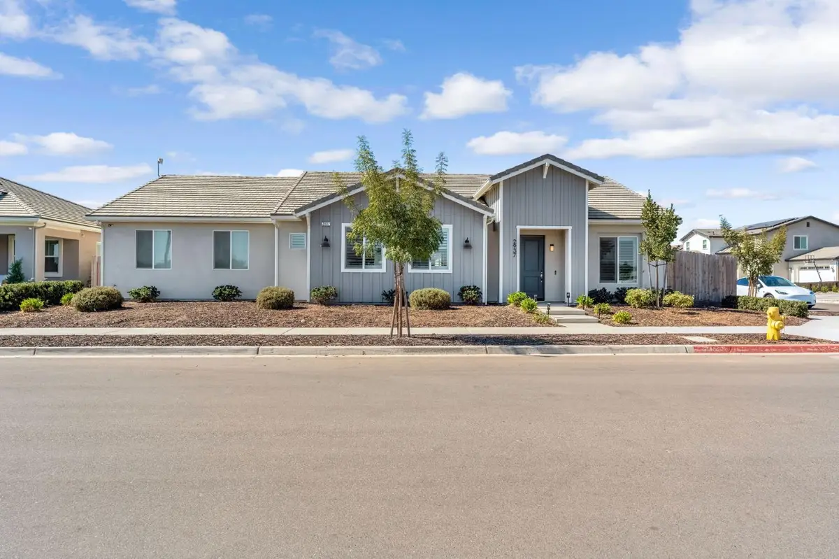2937 22nd Avenue, Kingsburg, CA 93631 - #1