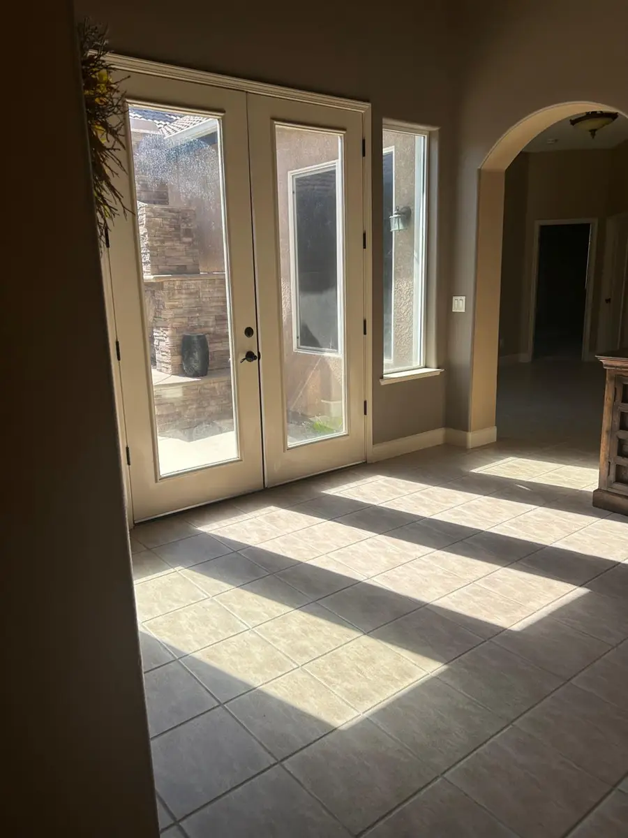 708 W Enterprise Avenue, Clovis, CA 93619 - #2