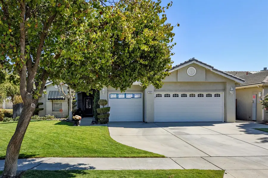 514 Mallard Avenue, Lemoore, CA 93245 - #3