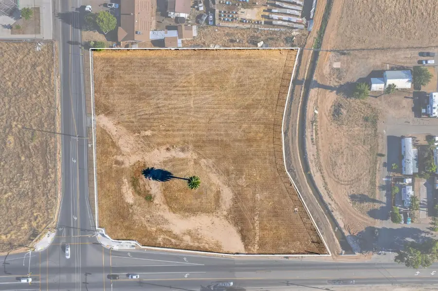 3433 W Clinton, Fresno, CA 93722 - #3