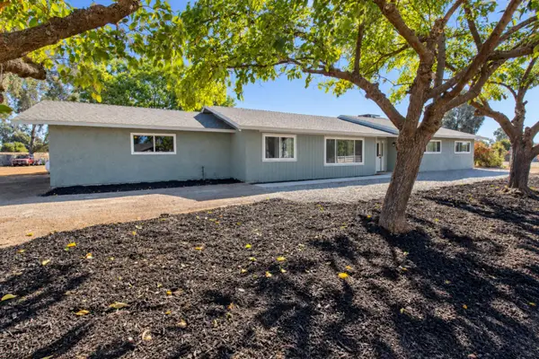 10858 N Armstrong Avenue, Clovis, CA 93619