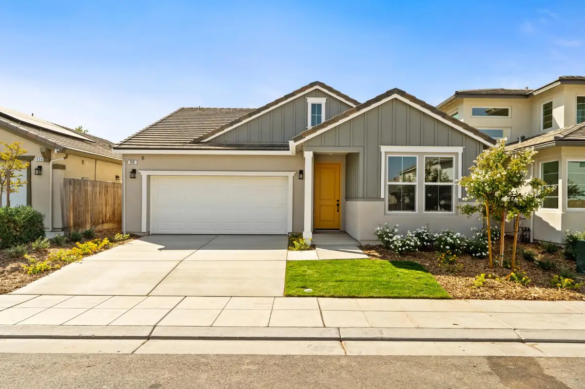 958 Ponderosa Way W, Madera, CA 93636 - #1