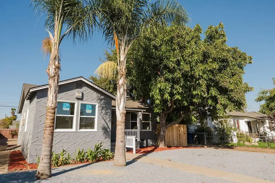 1538 W Cortland Avenue, Fresno, CA 93705 - #2