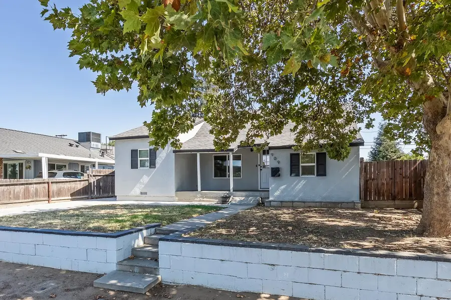 909 Dewitt, Clovis, CA 93612 - #2