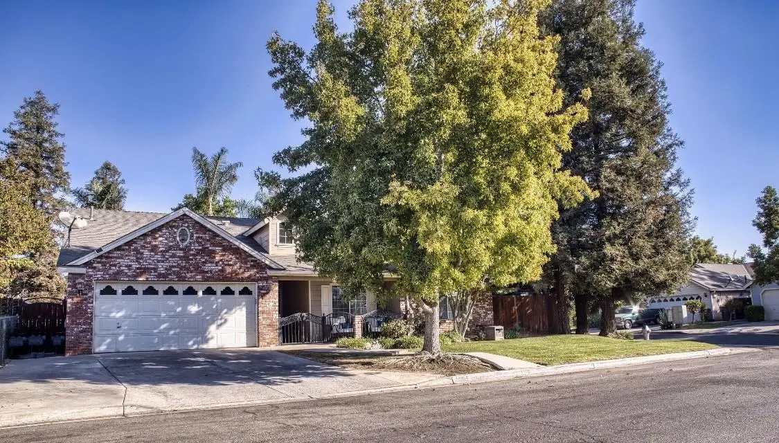 4694 W Gibson Avenue, Fresno, CA 93722 - #1