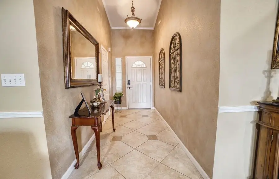 4694 W Gibson Avenue, Fresno, CA 93722 - #2