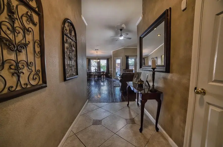 4694 W Gibson Avenue, Fresno, CA 93722 - #3