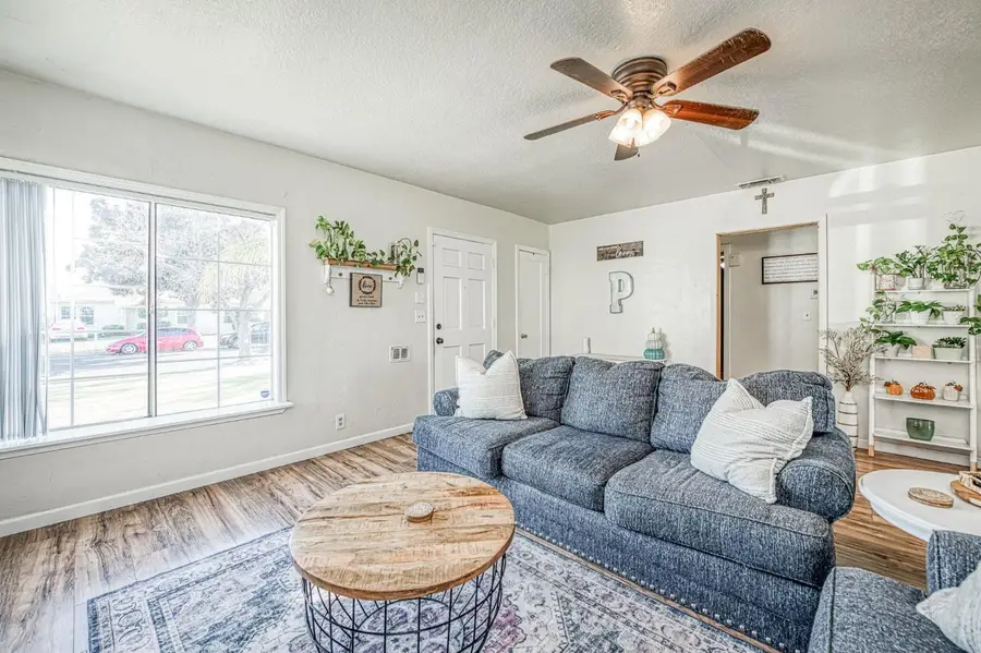 2973 E Cornell Avenue, Fresno, CA 93703 - #2