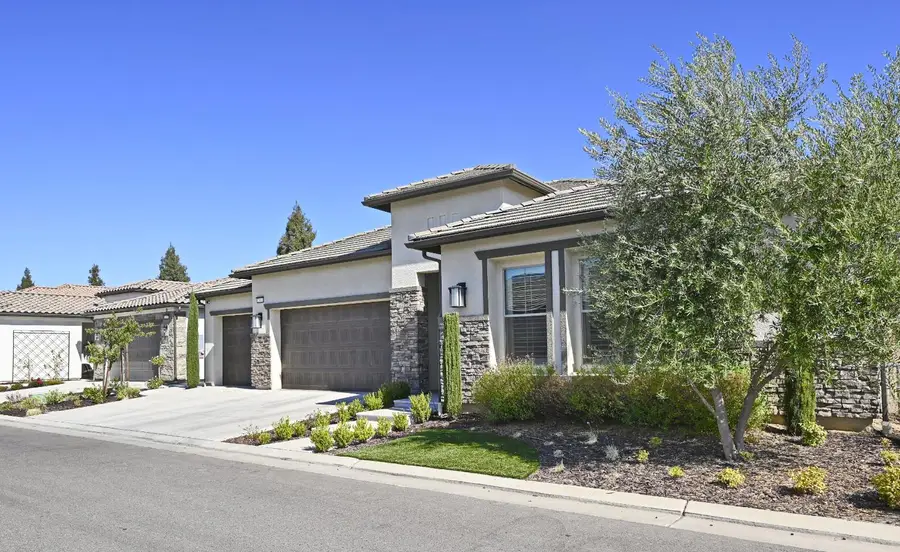 2614 E Via Sofia Drive, Fresno, CA 93730 - #3