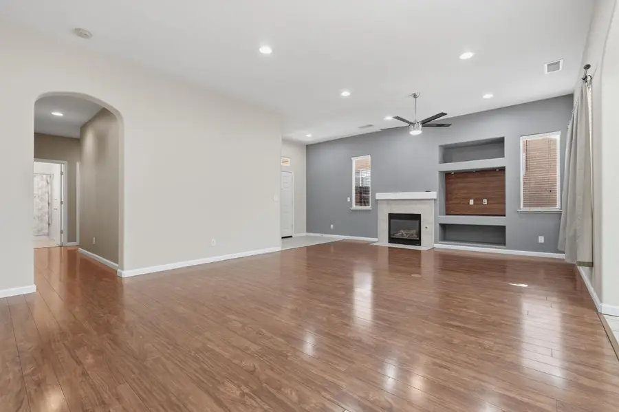 4091 W Fig Tree Lane, Fresno, CA 93722 - #2