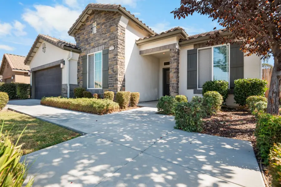 918 S Crumal Street, Visalia, CA 93292 - #3