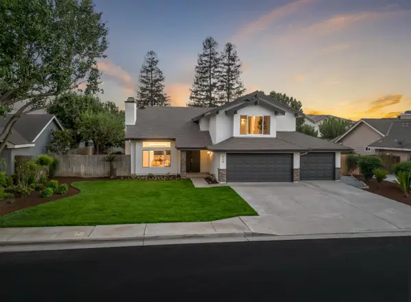 528 W Birch Avenue, Clovis, CA 93611