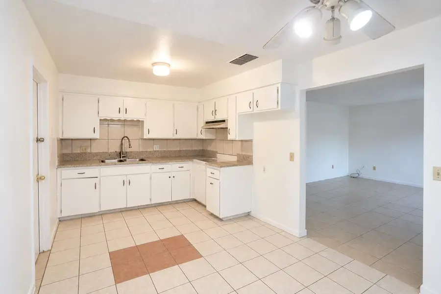 1544 W Eden Avenue, Fresno, CA 93706 - #2