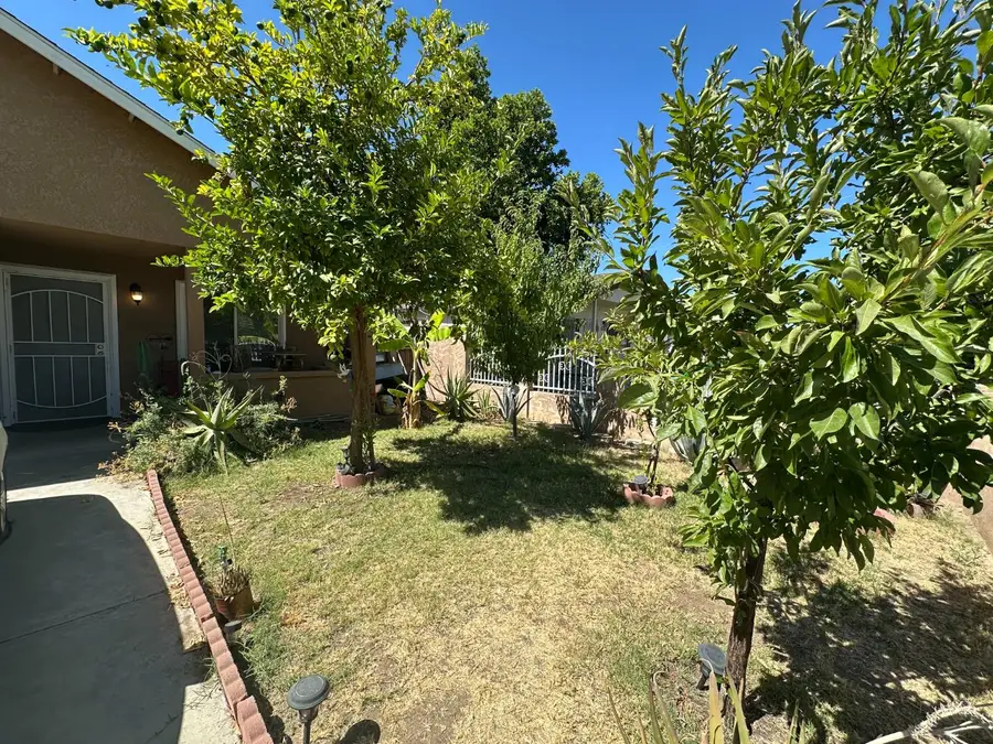 1134 E Princeton Avenue, Fresno, CA 93704 - #3