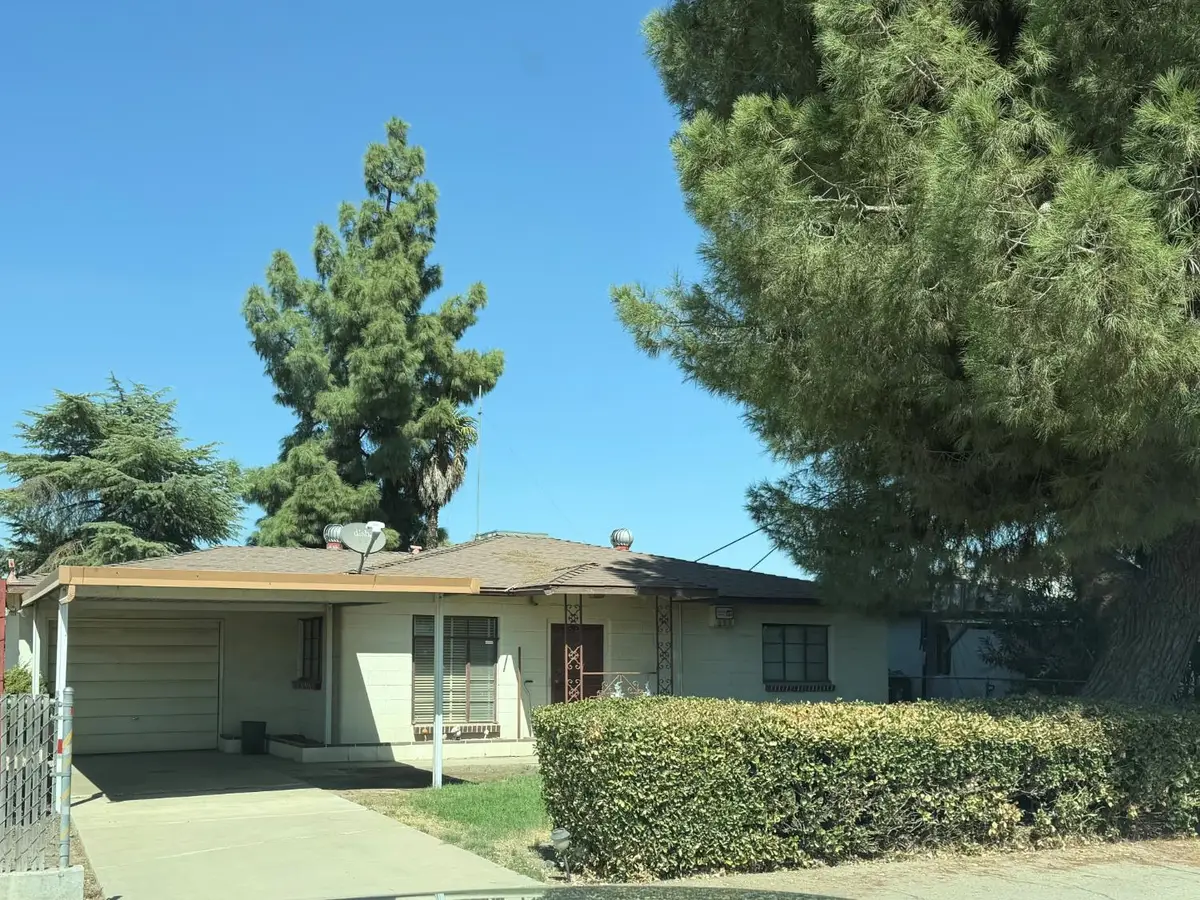 2960 S Elm Avenue, Fresno, CA 93706 - #1
