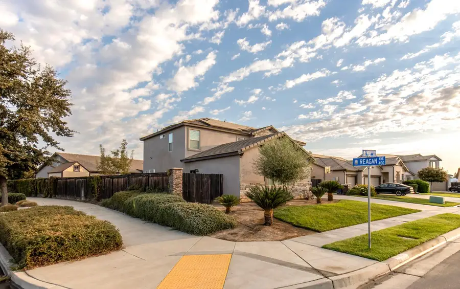 2980 4th Street, Sanger, CA 93657 - #2