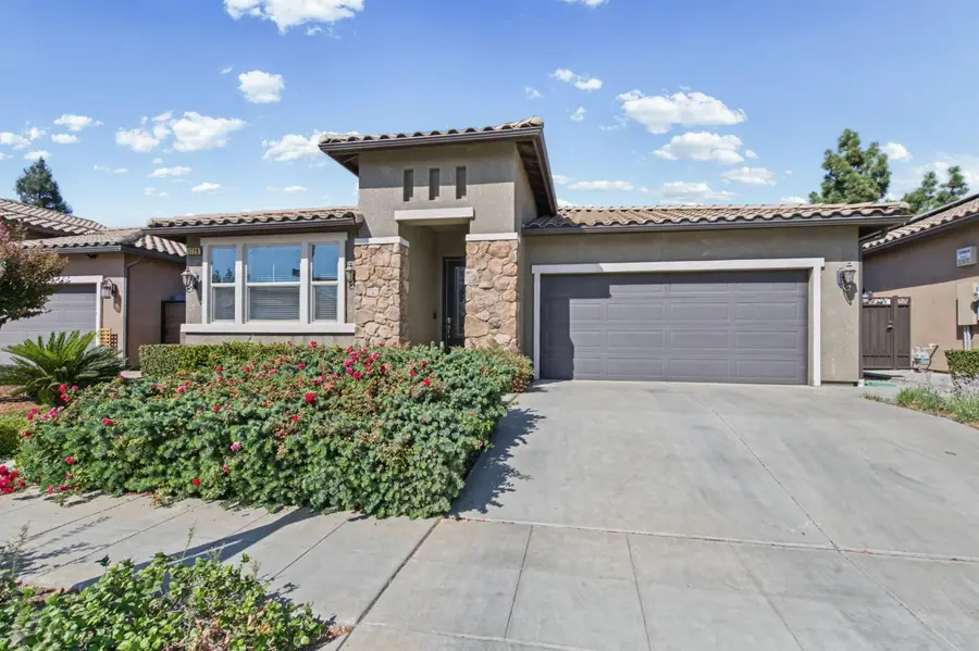 1728 E Green Sage Avenue, Fresno, CA 93730 - #2