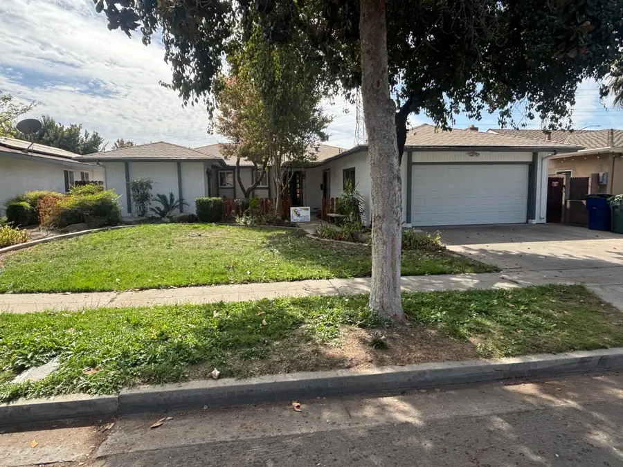 1621 W Holland W, Fresno, CA 93705 - #2