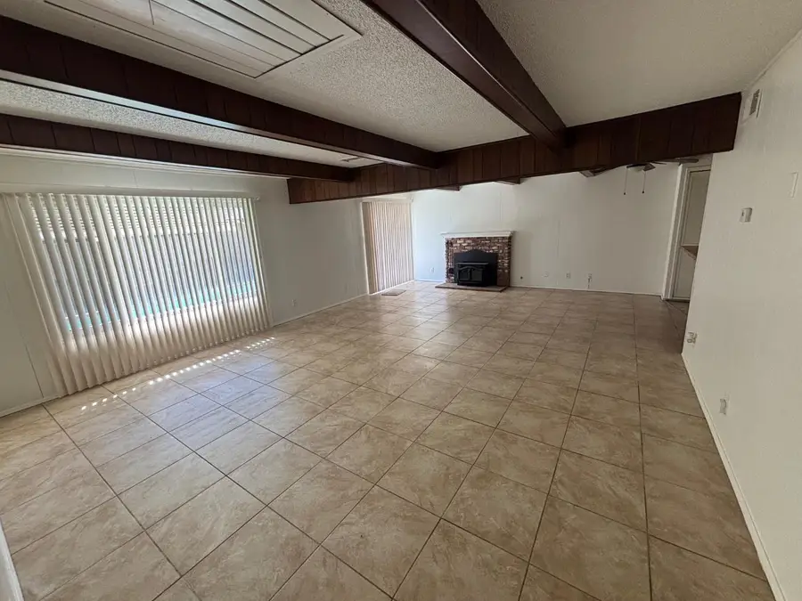 1621 W Holland W, Fresno, CA 93705 - #3