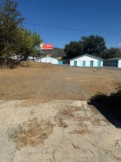 41045 41045 Highway 41, Oakhurst, CA 93644