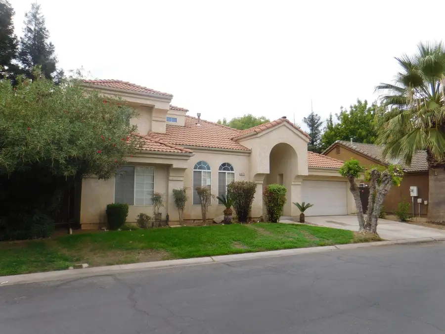 9479 N Whitehouse Drive, Fresno, CA 93720 - #2