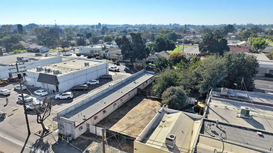202 Heinlen Street, Lemoore, CA 93245 - #3