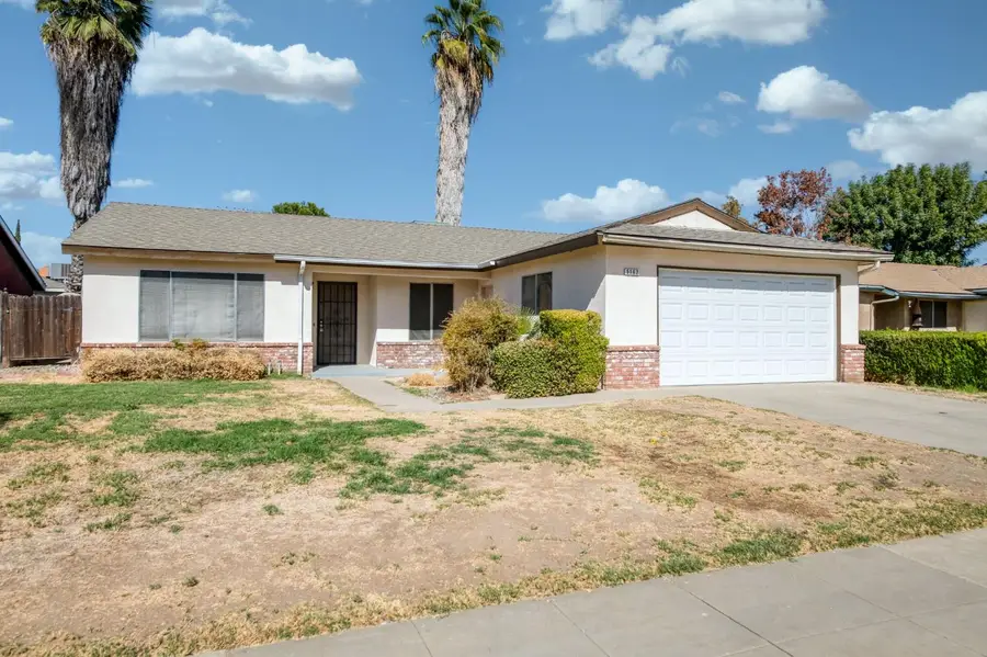 5162 W Indianapolis Avenue, Fresno, CA 93722 - #2