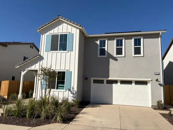 2922 E Tramonto Drive, Fresno, CA 93730