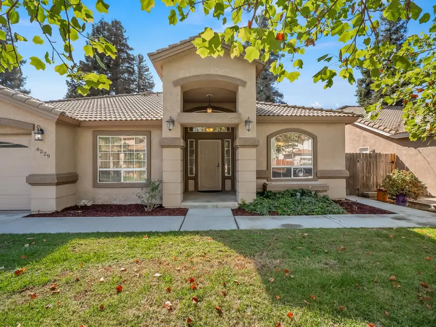 6229 W Alluvial Avenue, Fresno, CA 93722 - #3