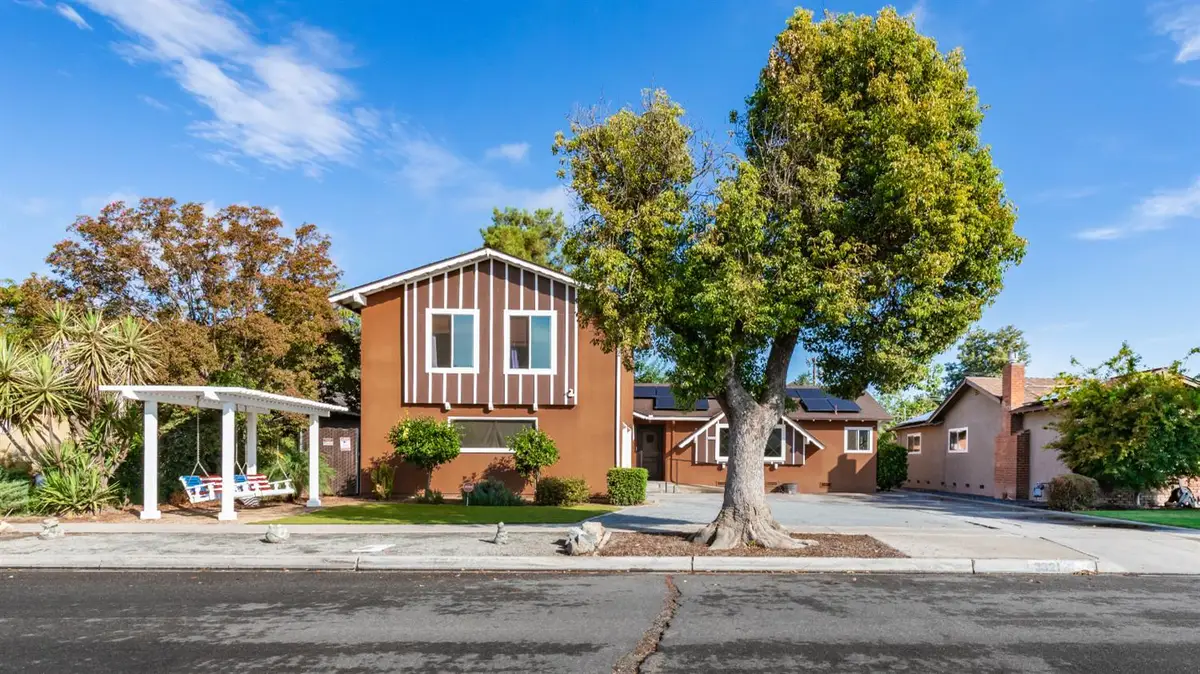 3321 Redlands E, Fresno, CA 93726 - #1