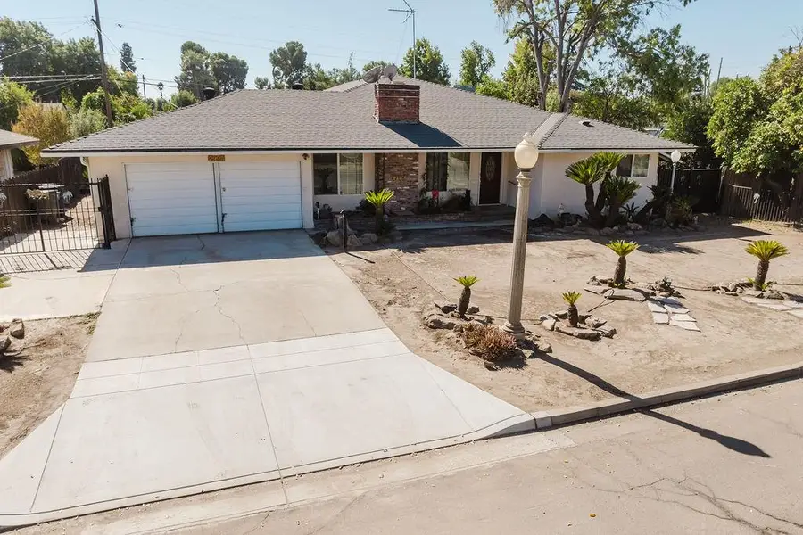 2994 E Ashlan Avenue, Fresno, CA 93726 - #3
