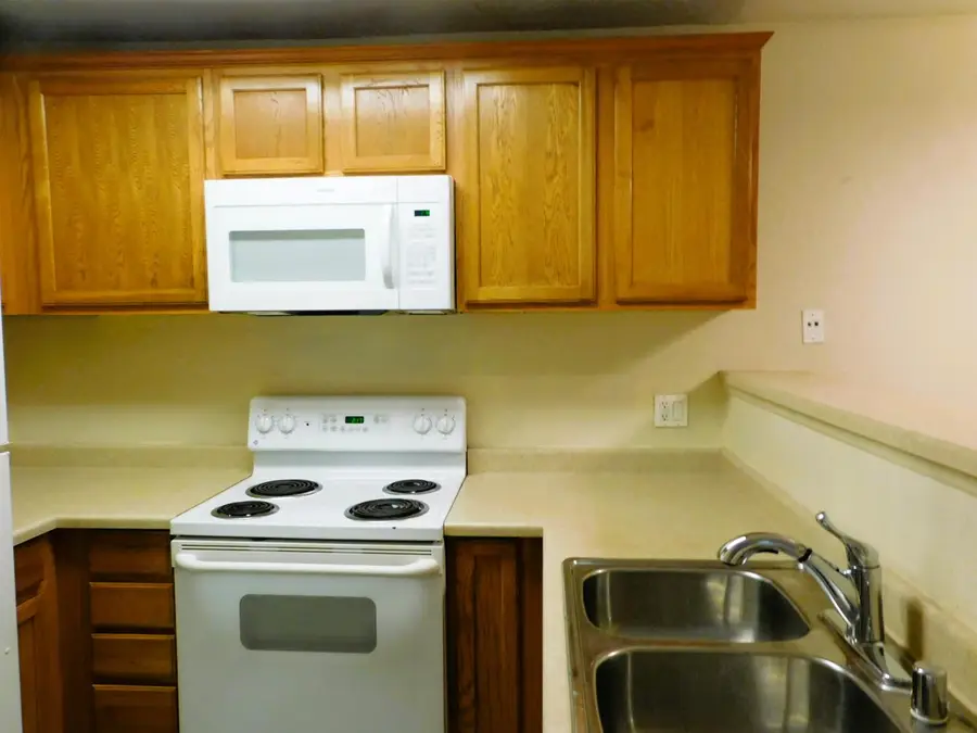 2909 Huntington Blvd #228, Fresno, CA 93721 - #3