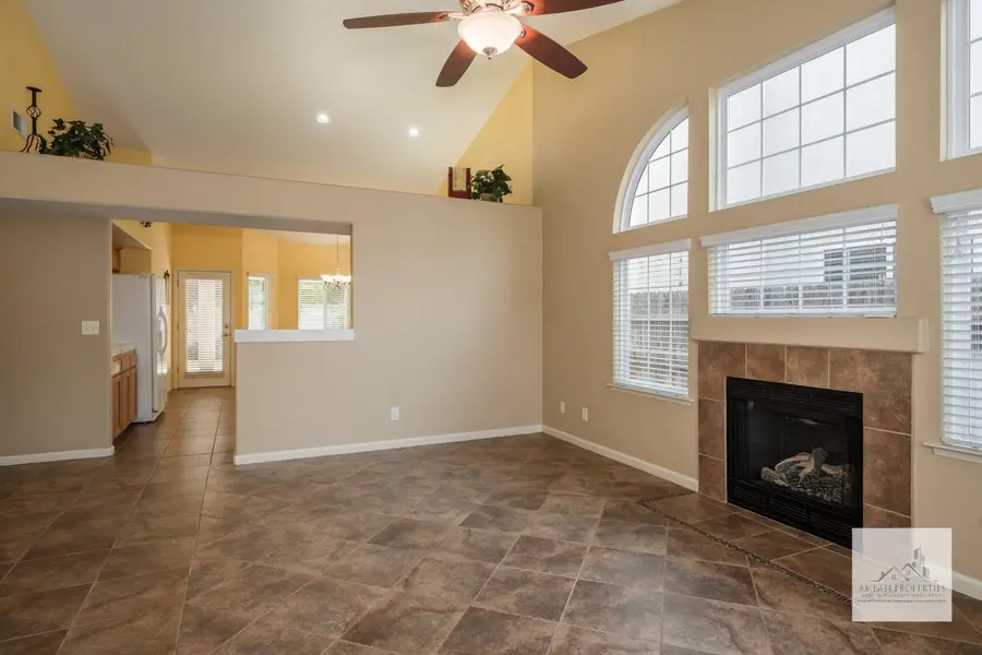 2915 E Eclipse Avenue, Fresno, CA 93720 - #2