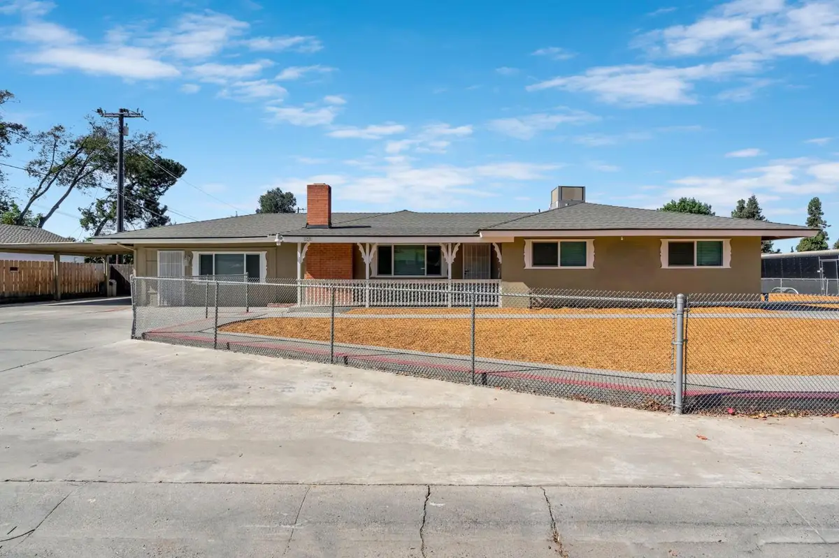 337 Chinowth, Visalia, CA 93291 - #1