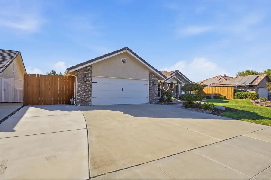 345 S Acacia Drive, Lemoore, CA 93245 - #3
