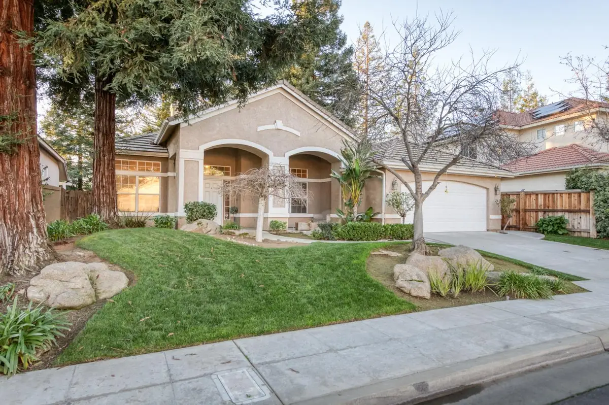 7839 N Carnegie Avenue, Fresno, CA 93722 - #1