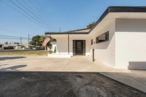 1921 N 11th Avenue, Hanford, CA 93230 - #3