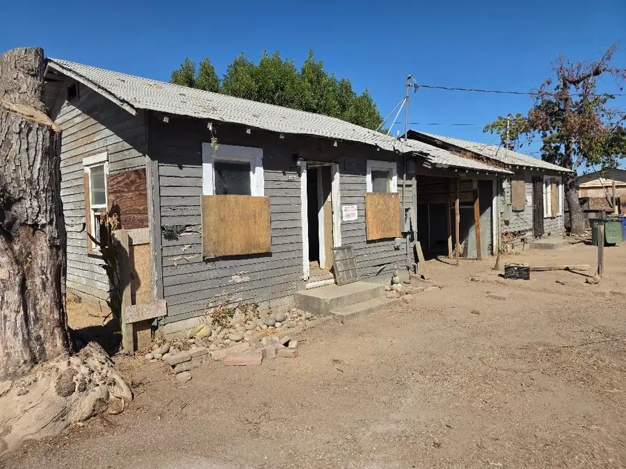 1348 J Street, Reedley, CA 93654 - #2