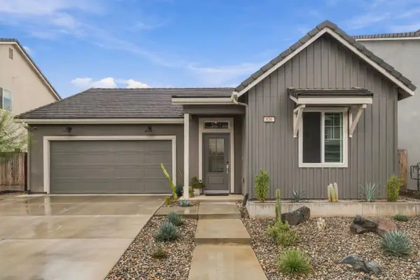 836 Blue Oak Lane W, Madera, CA 93636