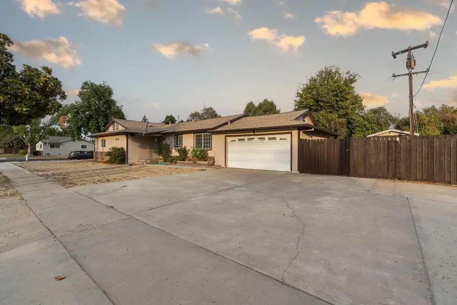 4546 N West Avenue, Fresno, CA 93705 - #2