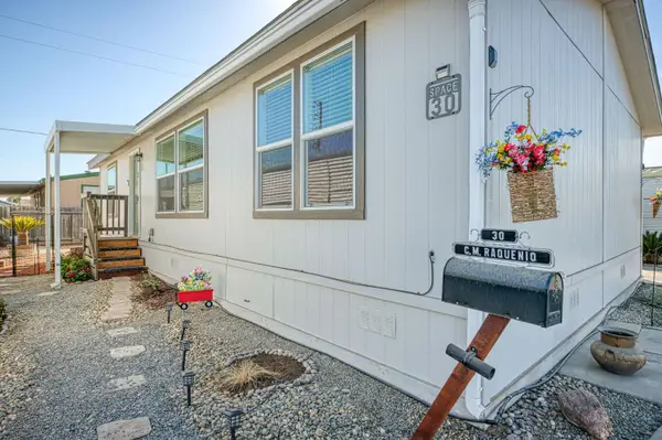 1551 6th Avenue Drive #30, Kingsburg, CA 93631