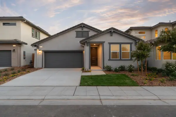 964 Ponderosa Way W, Madera, CA 93636