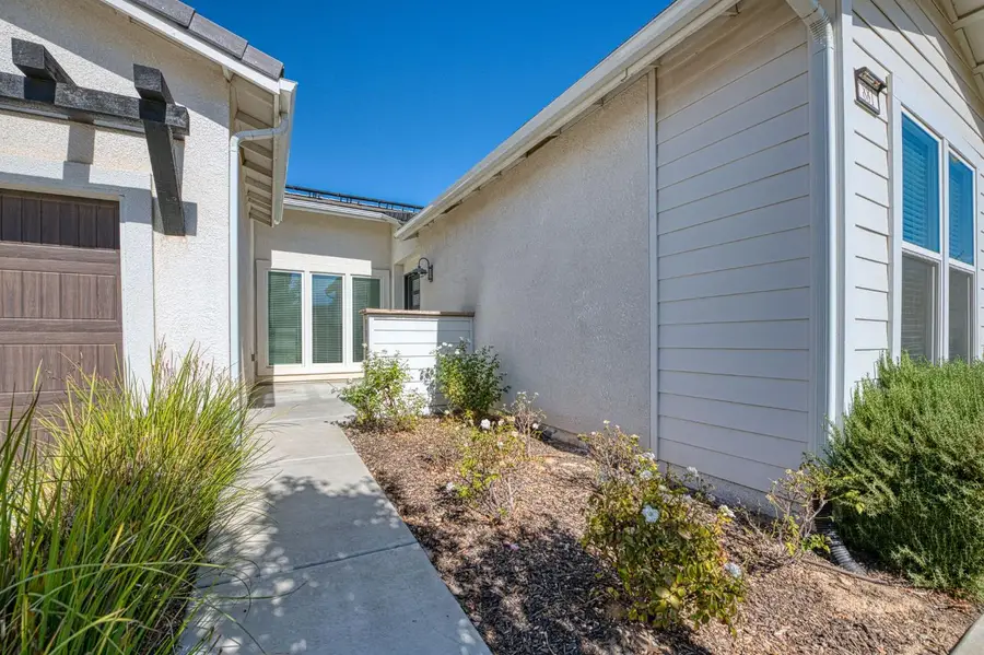 881 Groveland Avenue W, Madera, CA 93636 - #3