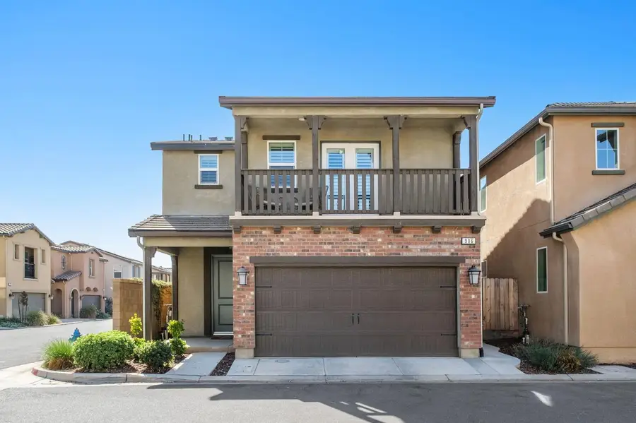 906 Wishon Avenue W, Madera, CA 93636 - #2