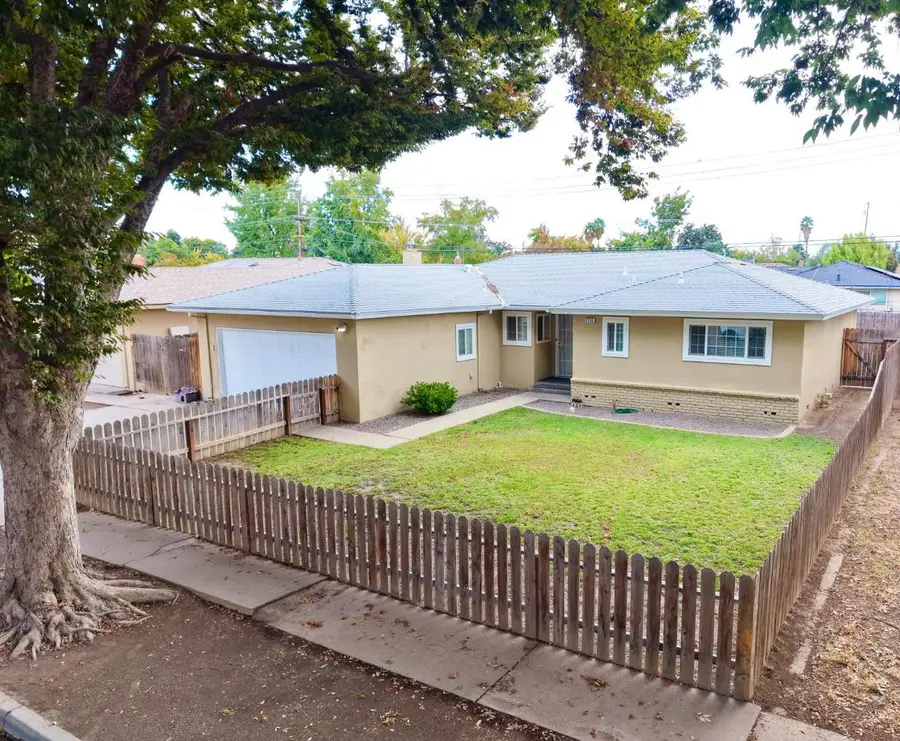 2236 E Swift Avenue, Fresno, CA 93726 - #2