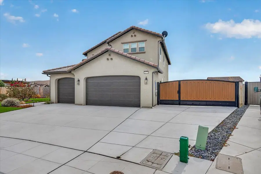 20175 Hazelwood Ln, Friant, CA 93626 - #2
